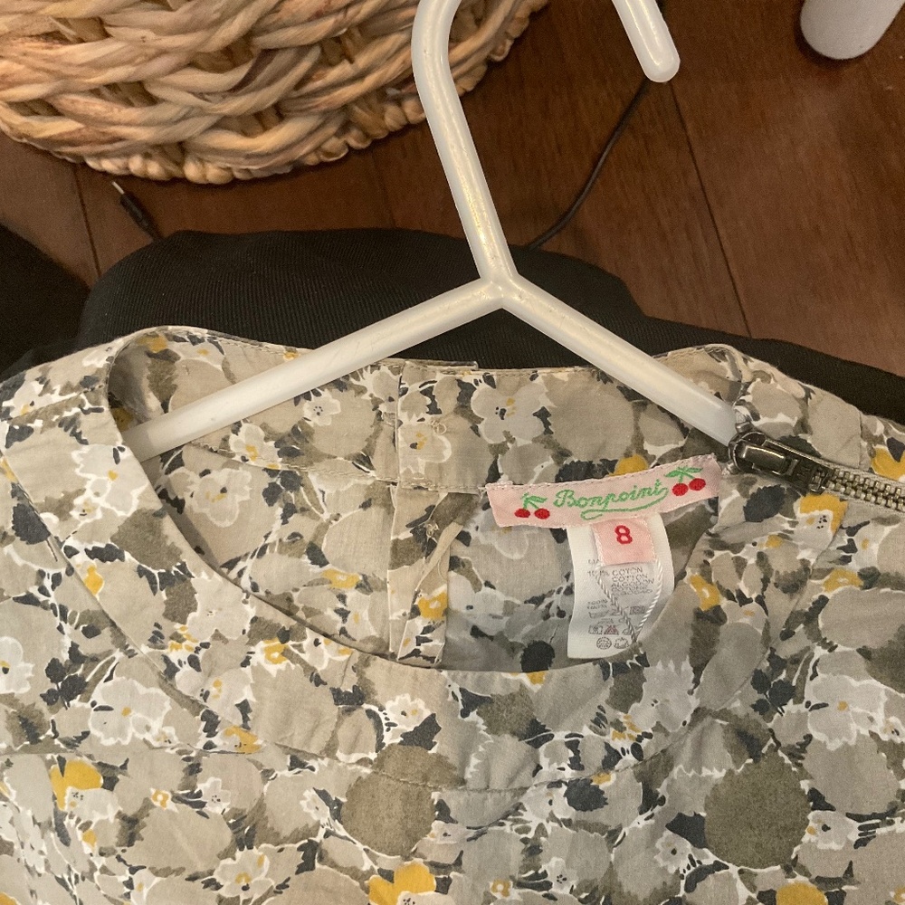 A bonpoint girl’s blouse